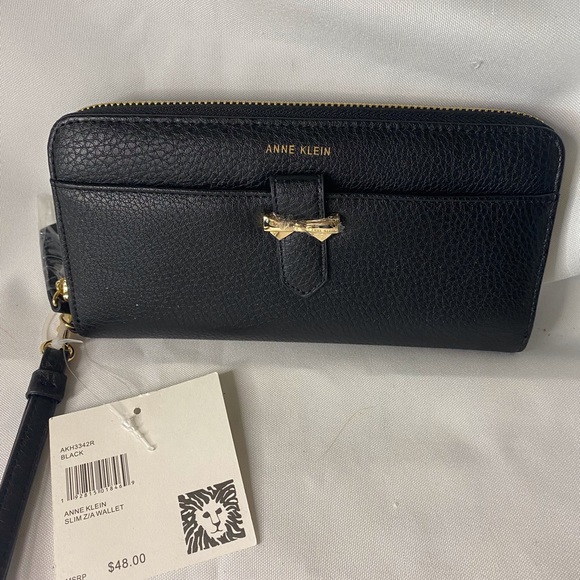 Accessories - Anne Klein black wallet zip around $20
